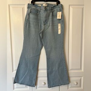 Universal Thread  Women's High-Rise Flare Jeans - Size 14Short  NWT
